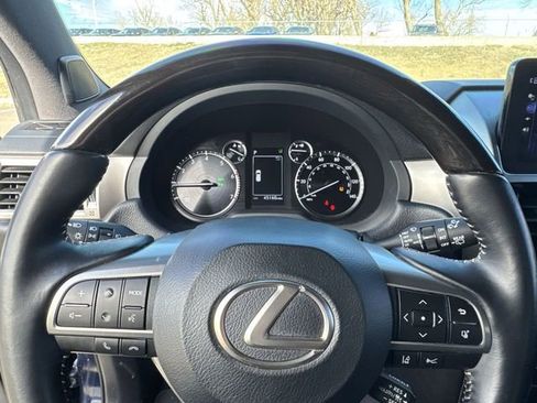 Used 2023 Lexus GX 460 Premium image 11