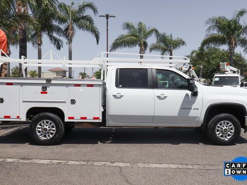 Used 2022 Chevrolet Silverado 2500 LT w/ Convenience Package image 11