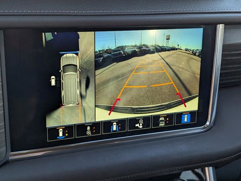 Used 2022 GMC Yukon XL Denali w/ Denali Ultimate Package image 25