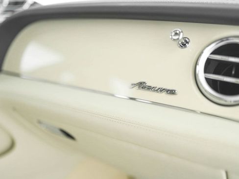 Used 2025 Bentley Bentayga Extended Wheelbase image 29