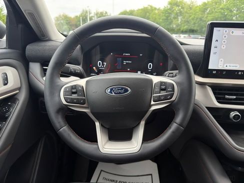 Used 2025 Ford Explorer Active w/ Active Comfort Package AWD/4WD image 12