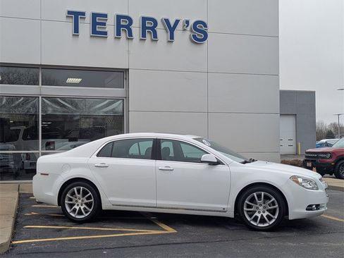 Used 2009 Chevrolet Malibu LTZ w/ HFV6 Engine Package image 2