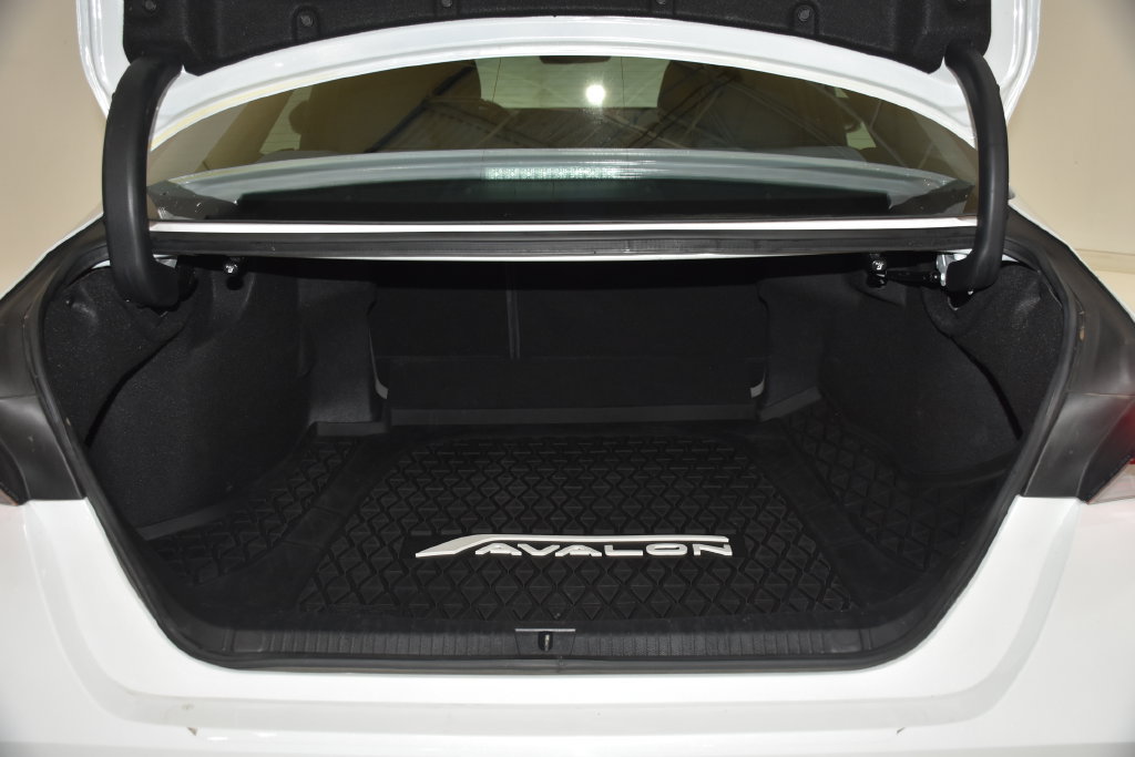 Used 2019 Toyota Avalon XSE w/ All Weather Liner Package FWD image 30