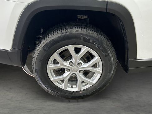 Used 2023 Jeep Grand Cherokee L Limited image 22