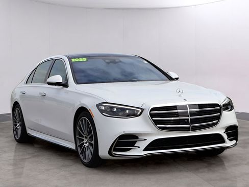 Certified 2025 Mercedes-Benz S 580e 4MATIC Sedan image 3