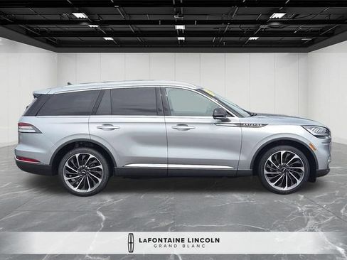 Used 2022 Lincoln Aviator Reserve w/ Equipment Group 201A AWD/4WD image 6