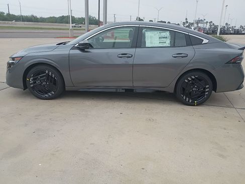 New 2026 Nissan Sentra SR w/ Floor Mat Package FWD image 3