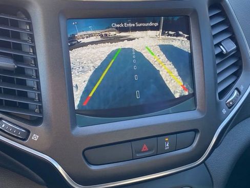 Used 2022 Jeep Cherokee Trailhawk w/ Sun, Sound & Nav Group image 17