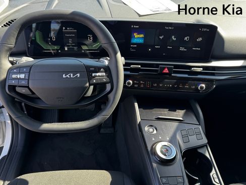 New 2026 Kia Sportage LX FWD image 14