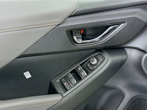 Used 2025 Subaru Crosstrek 2.5i Limited w/ Popular Package #4A image 31