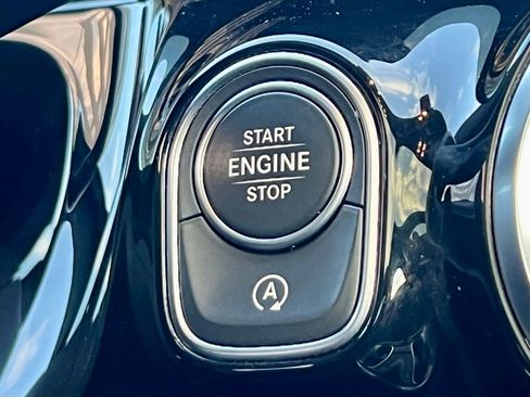 Certified 2022 Mercedes-Benz GLA 250 4MATIC image 23