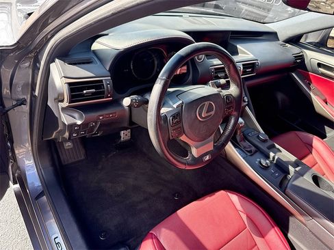 Used 2019 Lexus IS 300 image 10