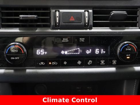 Used 2023 Nissan Pathfinder S image 19