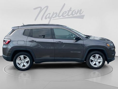 Used 2022 Jeep Compass Latitude w/ Sun and Sound Group FWD image 7
