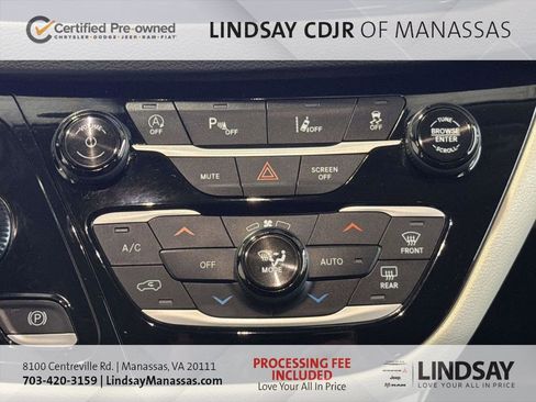 Used 2024 Chrysler Pacifica Touring-L FWD image 26