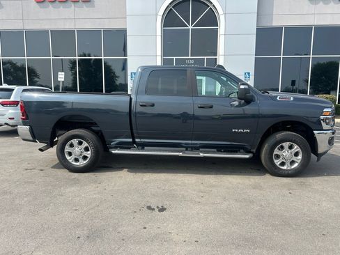 Used 2026 RAM 2500 Big Horn AWD/4WD image 2