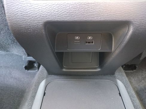 New 2025 Mitsubishi Outlander SE image 25