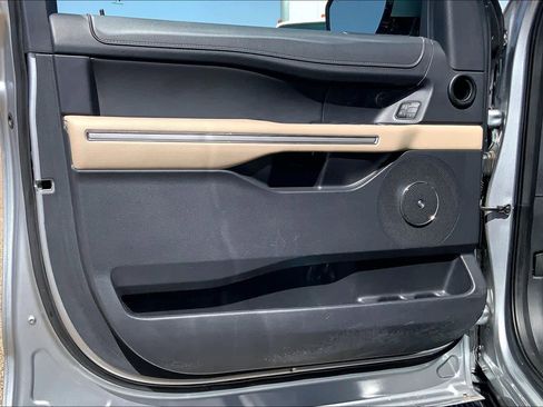 Used 2024 Ford Expedition Max Limited image 22