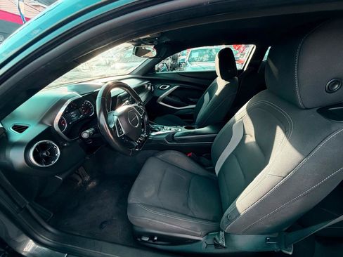Used 2018 Chevrolet Camaro LT RWD image 31