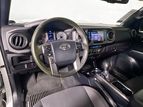 Used 2016 Toyota Tacoma TRD Sport w/ Premium & Technology Package RWD image 30