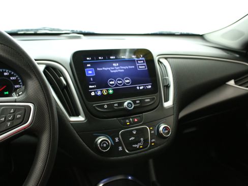 Used 2022 Chevrolet Malibu LS FWD image 17