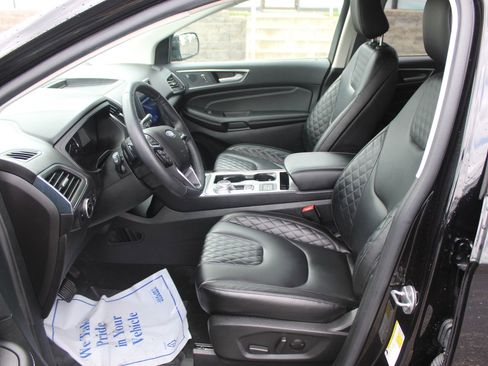 Used 2023 Ford Edge Titanium w/ Class II Trailer Tow Package AWD/4WD image 23