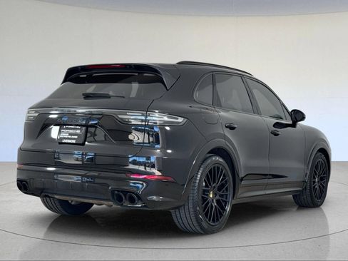 Certified 2023 Porsche Cayenne GTS AWD/4WD image 9