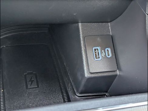 Used 2022 Ford Edge Titanium AWD/4WD image 20