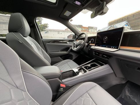 New 2026 Volkswagen Tiguan SEL R-Line AWD/4WD image 19