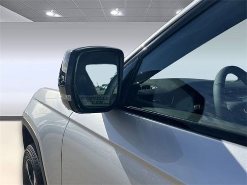 New 2025 Jeep Grand Cherokee L Limited w/ Luxury Tech Group II image 19