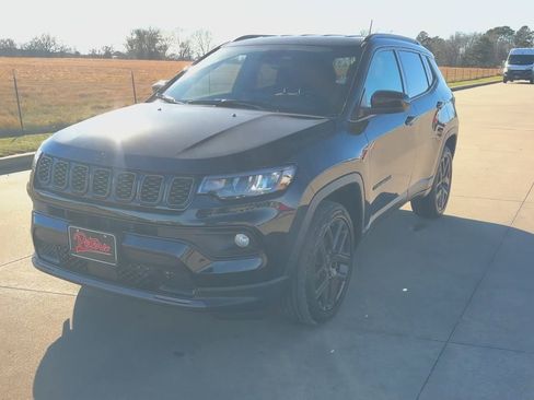 New 2026 Jeep Compass Latitude image 5