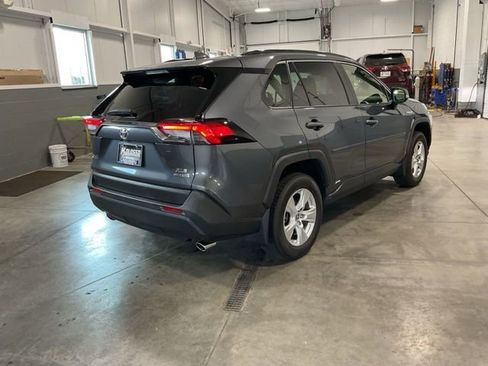 Used 2021 Toyota RAV4 XLE w/ Convenience Package AWD/4WD image 6