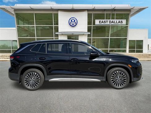 New 2025 Volkswagen Tiguan S image 2