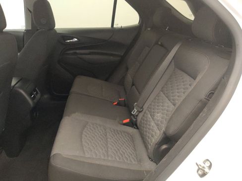 Used 2018 Chevrolet Equinox LT image 18