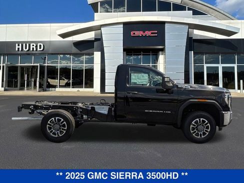 New 2025 GMC Sierra 3500 Pro w/ Convenience Package image 3