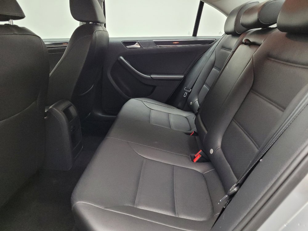 Used 2016 Volkswagen Jetta SEL w/ Lighting Package FWD image 18
