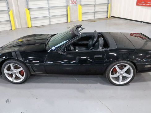 Used 1996 Chevrolet Corvette Convertible RWD image 27
