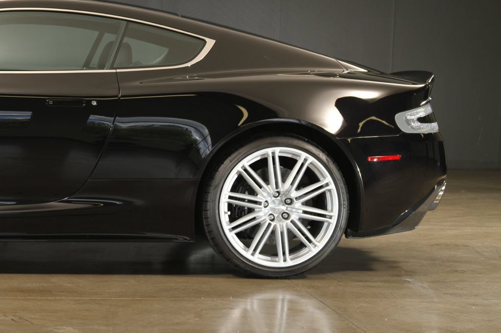 Used 2009 Aston Martin DBS Coupe RWD image 19