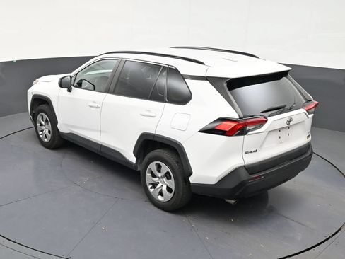 Used 2021 Toyota RAV4 LE FWD image 13