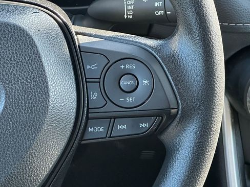 Used 2022 Toyota RAV4 LE AWD/4WD image 20