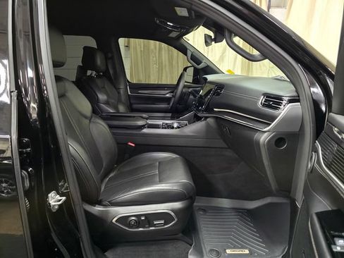 Used 2024 Jeep Wagoneer 4WD w/ Rear Seat Video Group 1 image 40