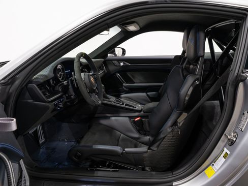 Used 2025 Porsche 911 GT3 RS RWD image 40