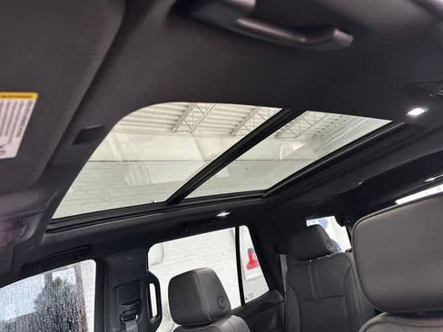 Used 2023 Chevrolet Tahoe RST w/ Luxury Package AWD/4WD image 17