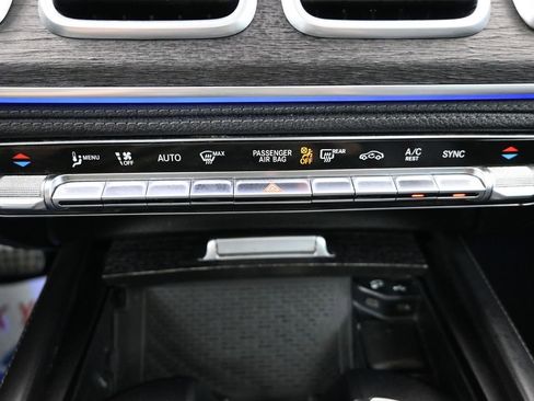 Used 2021 Mercedes-Benz GLS 580 4MATIC image 23