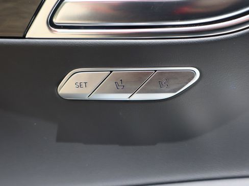 Used 2025 Genesis GV80 2.5T Standard image 12