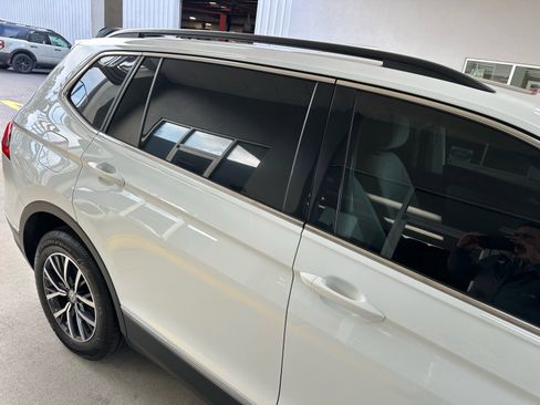 Used 2020 Volkswagen Tiguan SE image 12