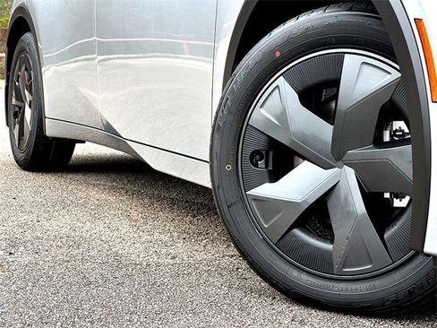 New 2026 Toyota Prius LE image 2