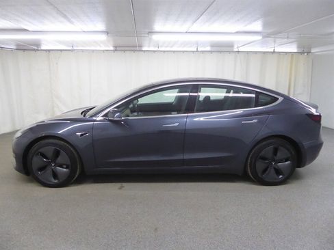 Used 2018 Tesla Model 3 Long Range image 4