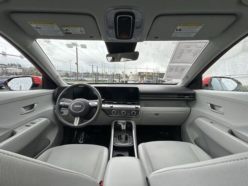 Used 2024 Hyundai Kona SE image 17