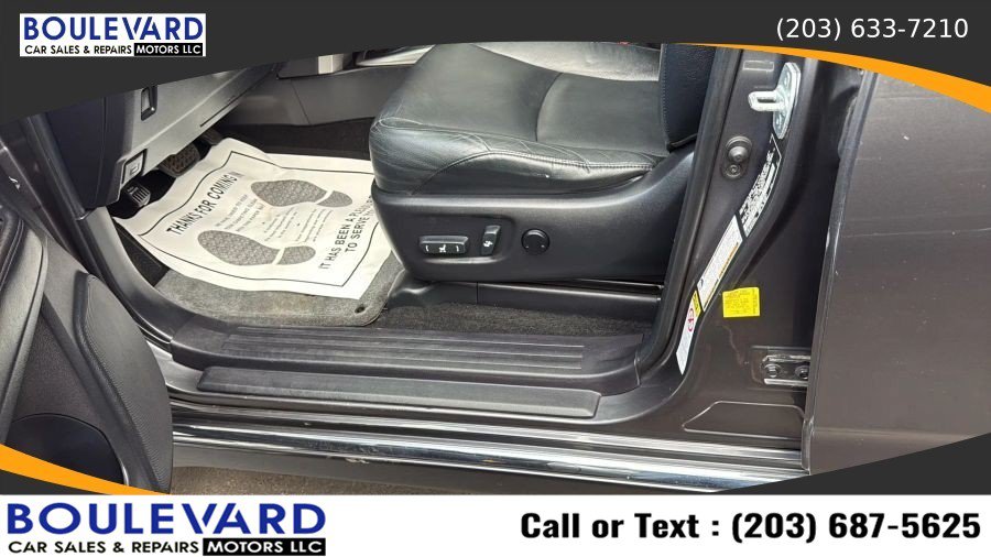 Used 2012 Toyota 4Runner Limited AWD/4WD image 28